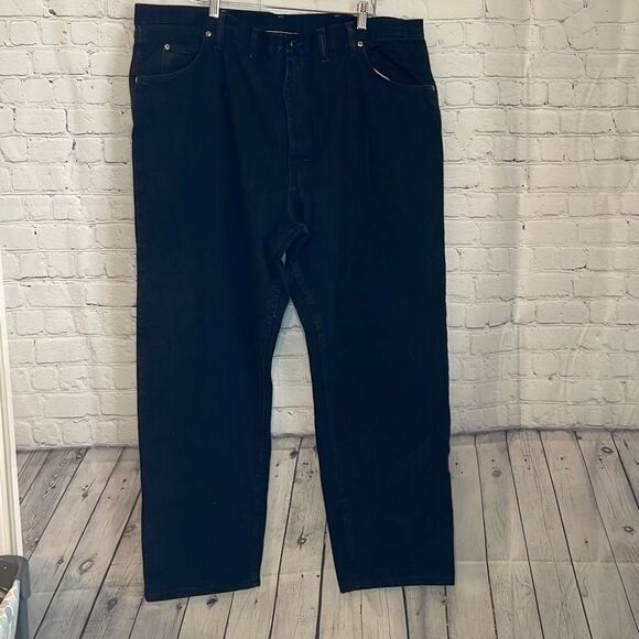 Wrangler Men’s Black Jeans Relaxed Fit size 44x30 NEW with tags - Picture 1 of 6